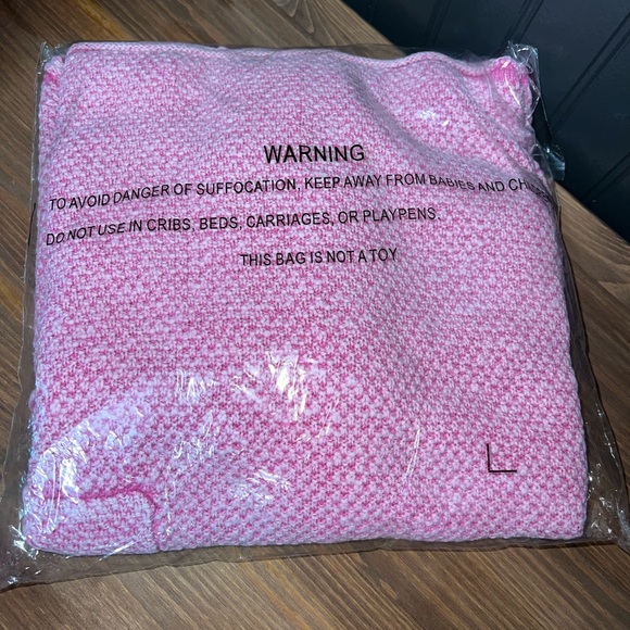 New In Mineral Washed Pink Sweater size Large - Picture 6 of 7